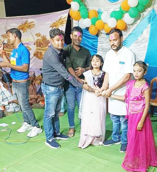 डांस प्रतियोगिता में शामिल हुए देवांगन