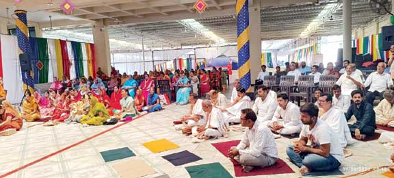 संवत्सरी छोटों का नहीं, बड़ों के झुकने का पर्व संवत्सरी छोटों का नहीं, बड़ों के झुकने का पर्व