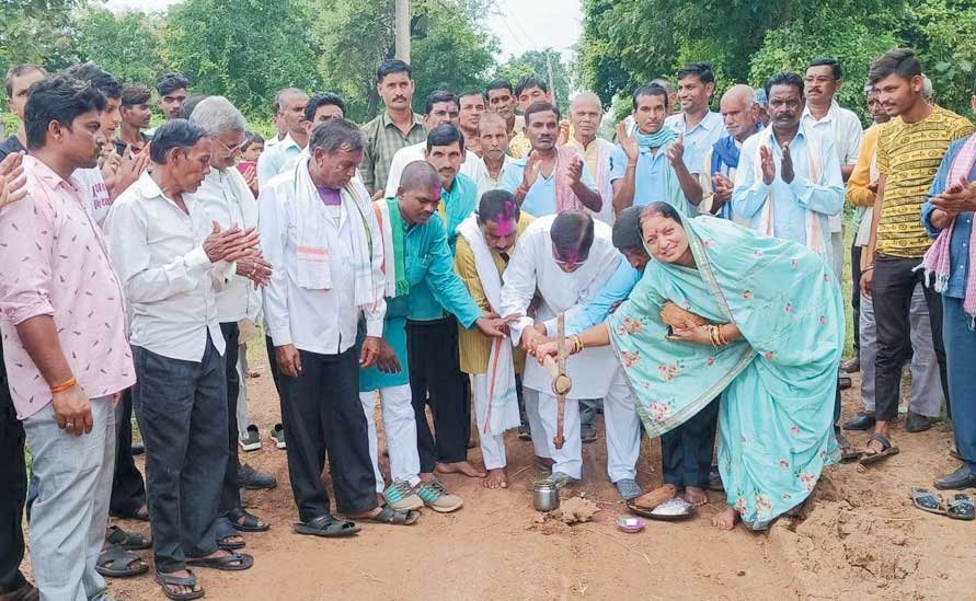सीसी रोड का भूमिपूजन सीसी रोड का भूमिपूजन