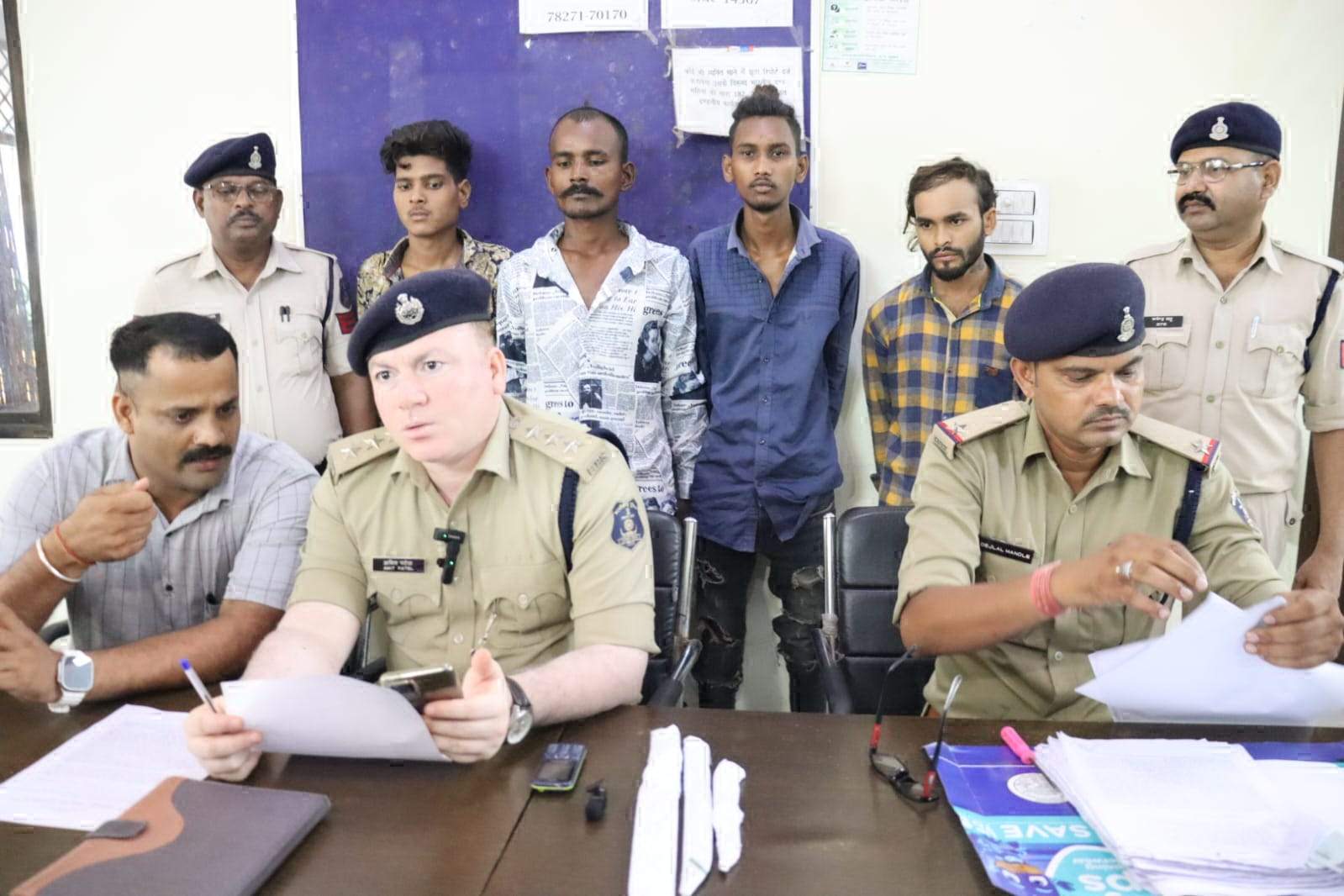 पुरानी रंजिश, युवक की हत्या,नाबालिग समेत 5 गिरफ्तार पुरानी रंजिश, युवक की हत्या,नाबालिग समेत 5 गिरफ्तार