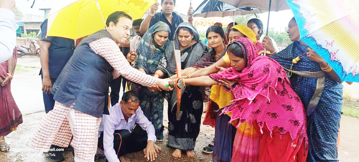 विधायक ने रखी निर्माण कार्यों की आधारशिला विधायक ने रखी निर्माण कार्यों की आधारशिला