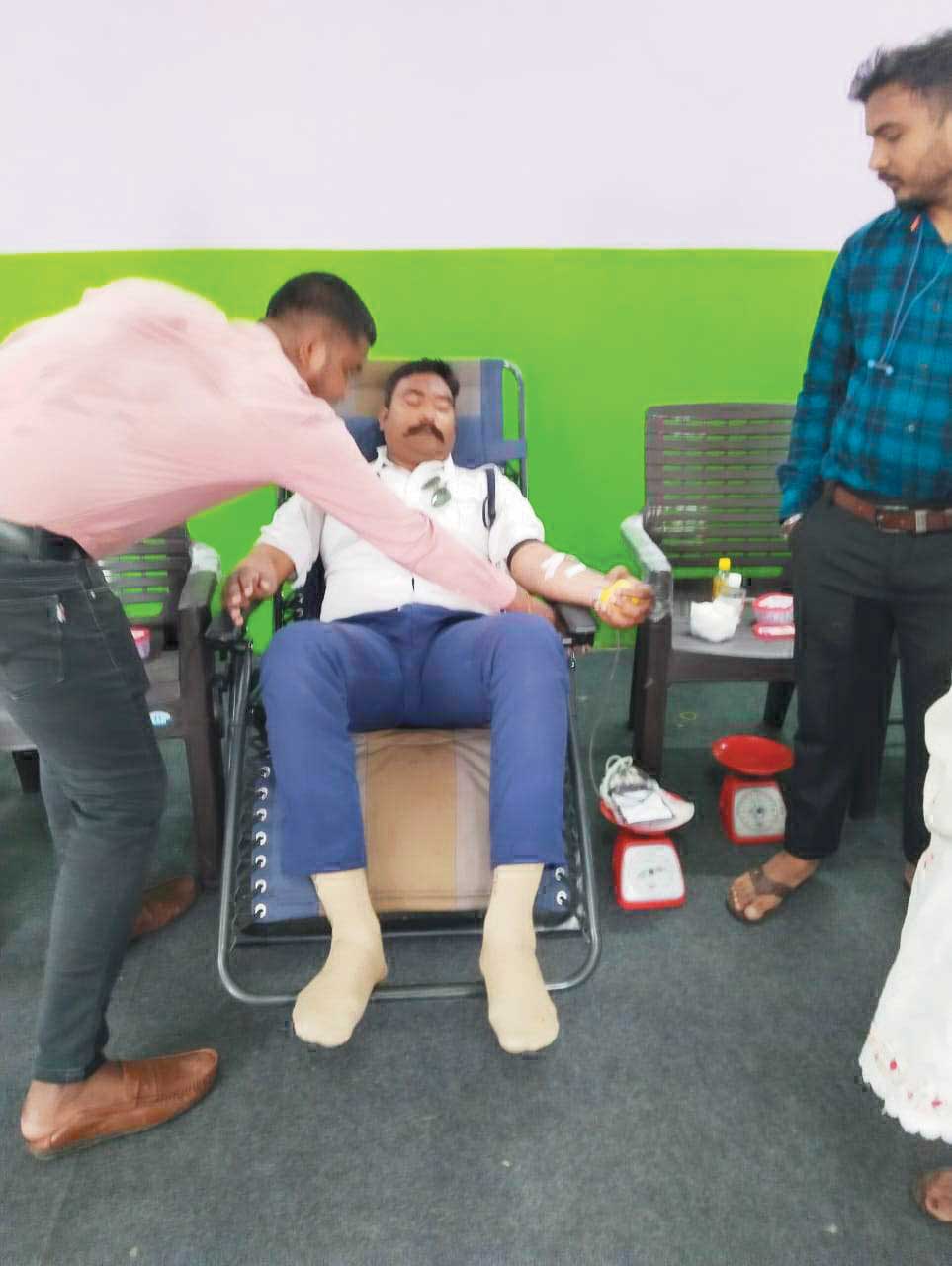 थेलेसिमिया पीडि़तों के लिए रक्त दान थेलेसिमिया पीडि़तों के लिए रक्त दान