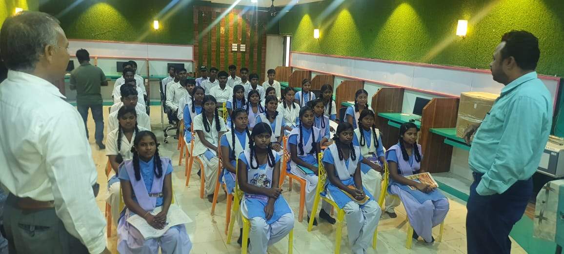 मनोरा स्वामी आत्मानंद कोचिंग योजना शुरू