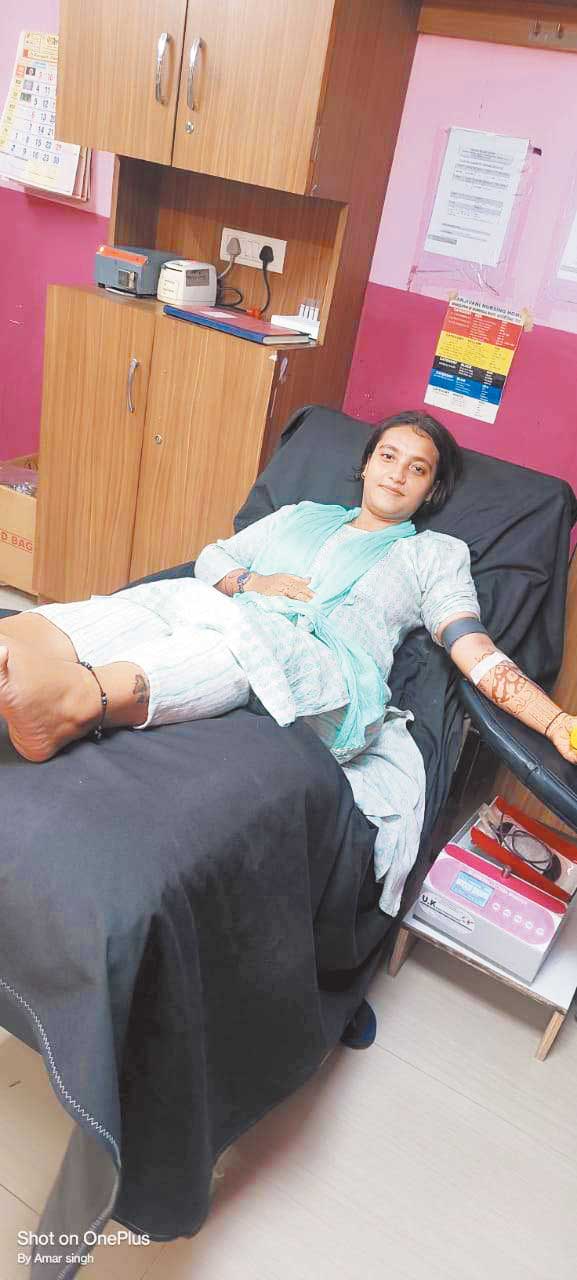 डेंगू की रोकथाम के लिए आगे आया महाराज दल, डॉ. सृष्टि ने किया रक्तदान डेंगू की रोकथाम के लिए आगे आया महाराज दल, डॉ. सृष्टि ने किया रक्तदान