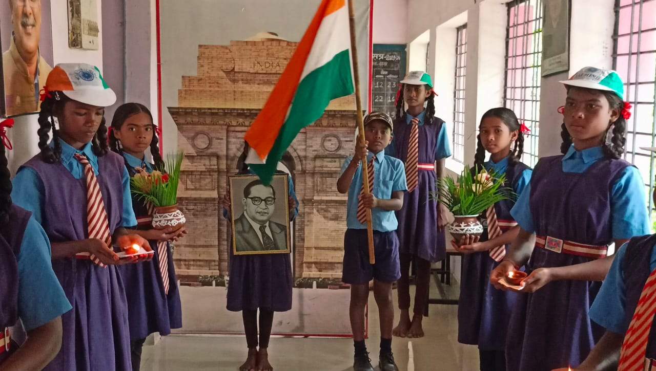 मड़ानार में मेरा माटी मेरा देश अमृतकलश यात्रा 