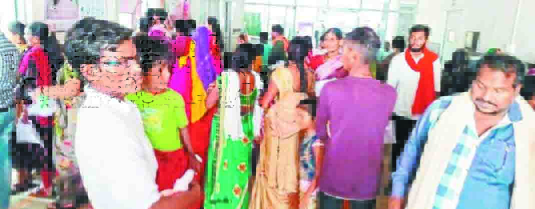 एमसीएच में बिजली संकट: डायलिसिस व इलाज कराने आए मरीज हुए परेशान एमसीएच में बिजली संकट: डायलिसिस व इलाज कराने आए मरीज हुए परेशान