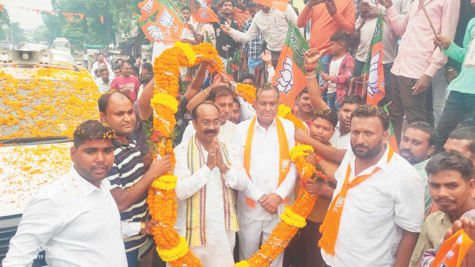 परिवर्तन यात्रा पहुंची कसडोल, जगह-जगह भव्य स्वागत परिवर्तन यात्रा पहुंची कसडोल, जगह-जगह भव्य स्वागत