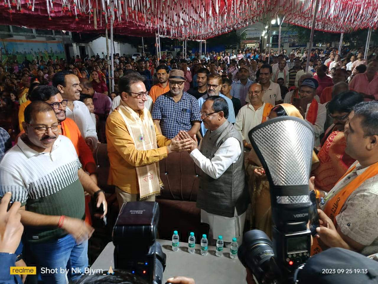 अभिनेता नितीश भारद्वाज का रामानुजगंज में भव्य स्वागत