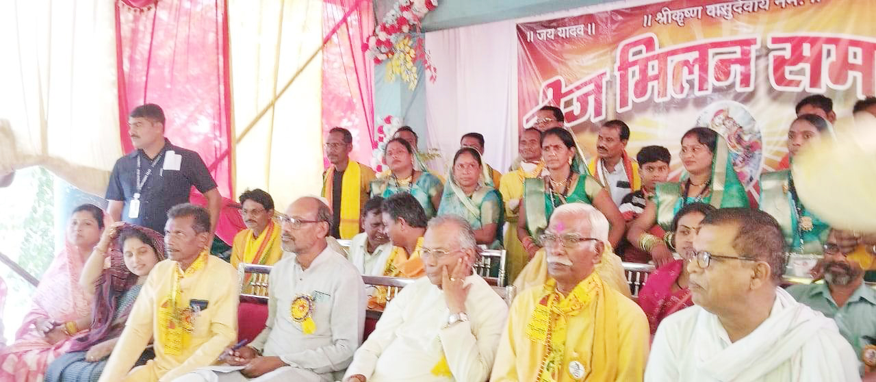 तीज मिलन में लता बनीं तीज क्वीन तीज मिलन में लता बनीं तीज क्वीन