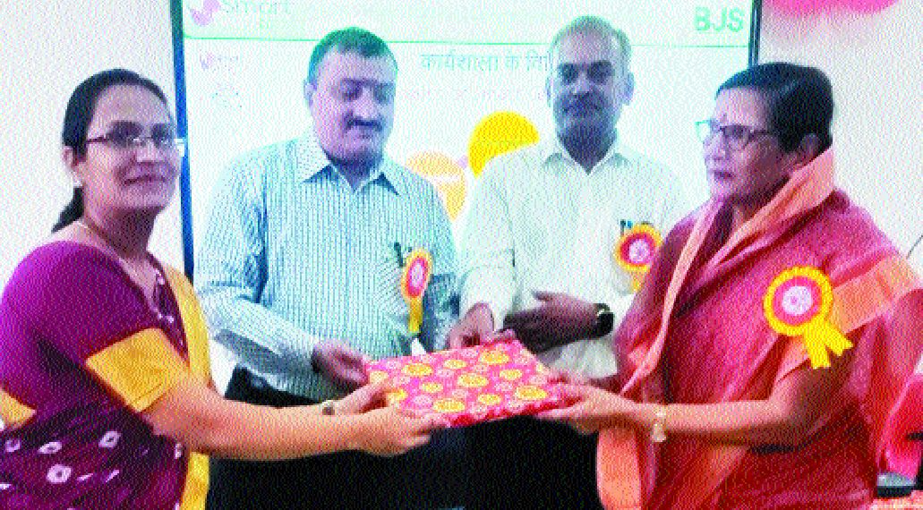 दिव्या को मास्टर ट्रेनर वर्कशॉप का मिला प्रमाण पत्र