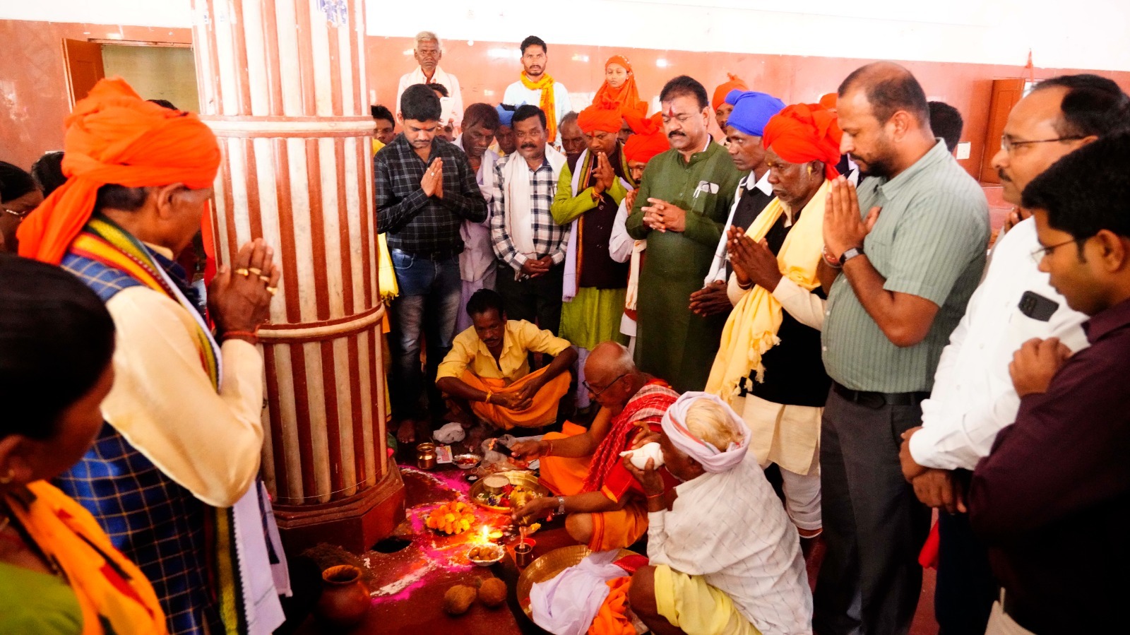 बाजे-गाजे के साथ डेरी गड़ाई पूजा विधान