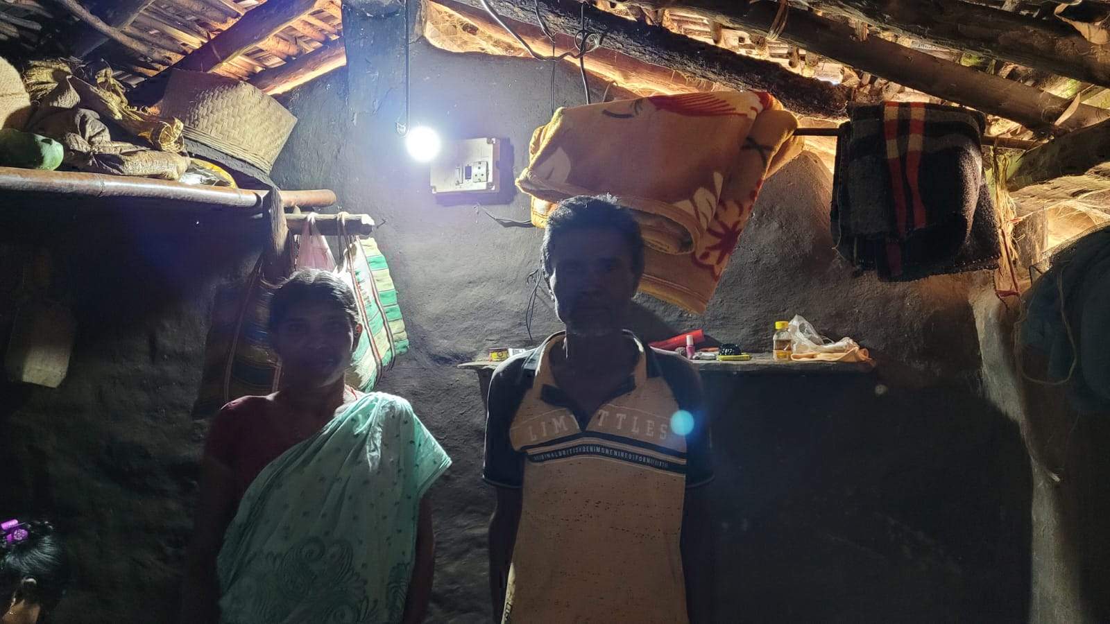 बस्तर संभाग के 56 गांव जो अंधेरे में डूब गए थे, उन्हें किया फिर रोशन बस्तर संभाग के 56 गांव जो अंधेरे में डूब गए थे, उन्हें किया फिर रोशन