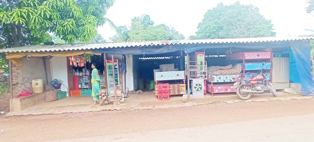 रैमती ने फर्नीचर व्यापार को बनाया आय का जरिया