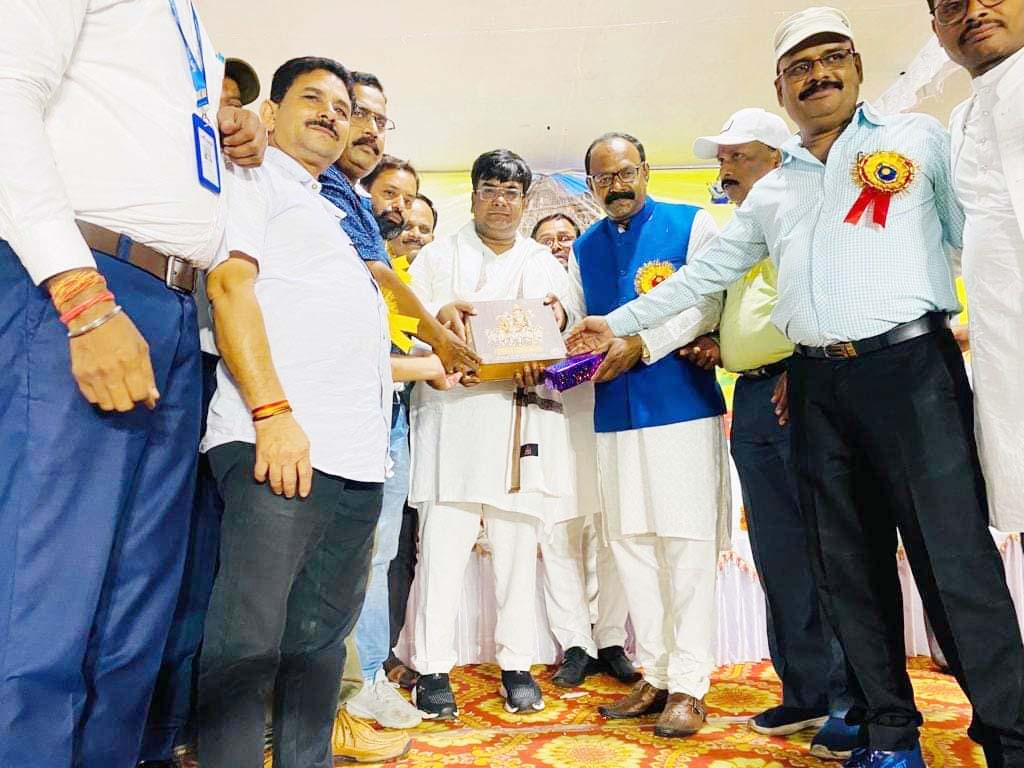 उत्कल समाज ने विधायक का  सम्मान कर बताया जननायक