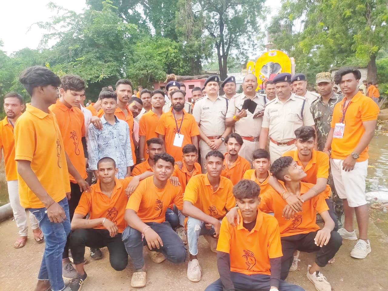 जिले में पहली बार निकली गणेश विसर्जन झांकी, हजारों उमड़े