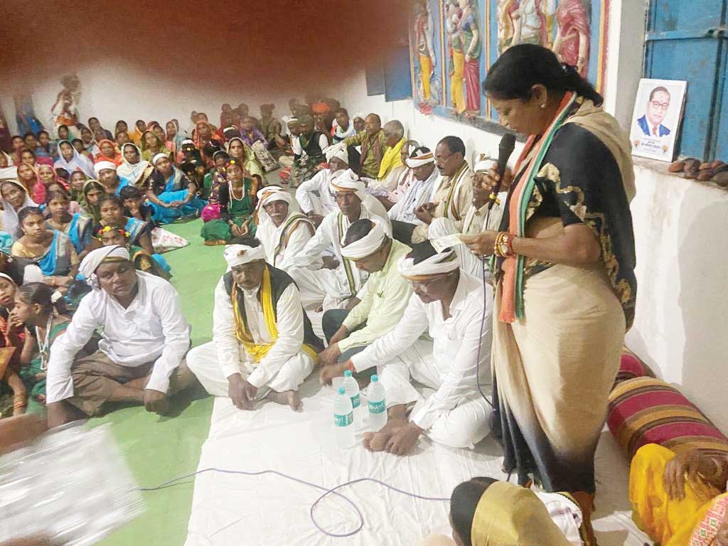 नवाखाई मिलन समारोह में विधायक ने विभिन्न निर्माण कार्यों का किया भूमिपूजन व लोकार्पण नवाखाई मिलन समारोह में विधायक ने विभिन्न निर्माण कार्यों का किया भूमिपूजन व लोकार्पण