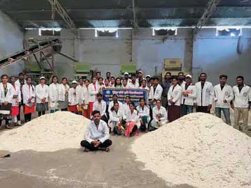 बीएससी के छात्रों ने देखी दाल-पोहा की प्रोसेसिंग