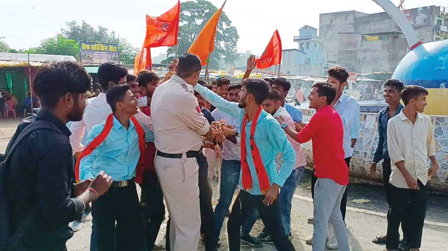 सीजीपीएससी घोटाले के  विरोध में अभाविप ने प्रदेश सरकार का पुतला फूंका