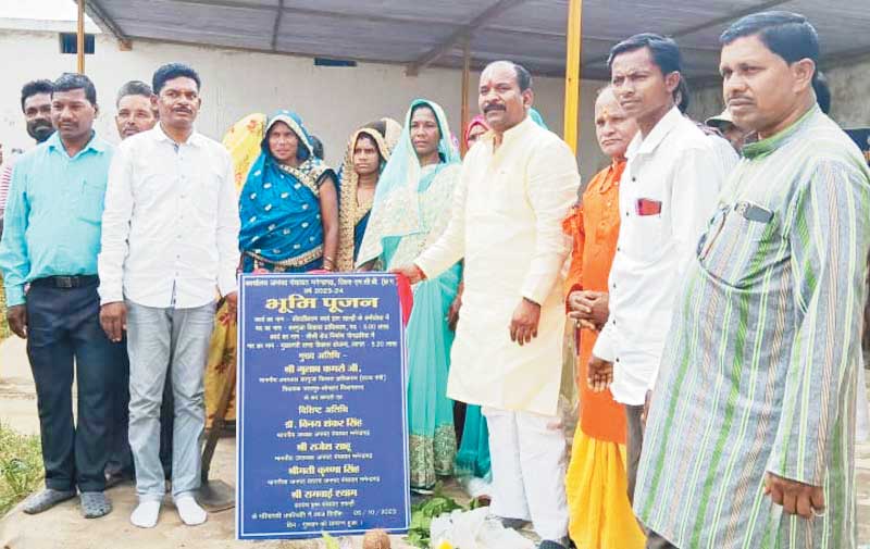 क्षेत्र के विकास के लिए भूपेश सरकार ने दोनों हाथ खोलकर राशि मंजूर की-कमरो