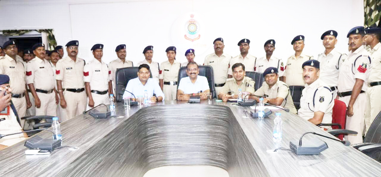 34 आरक्षकों को प्रधान आरक्षक के पद पर पदोन्नत किया 