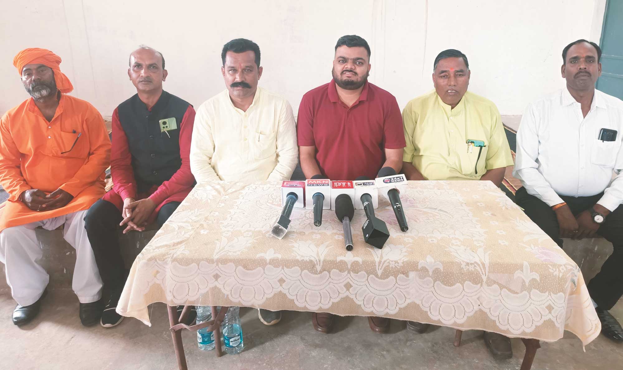 सरगुजा संभाग में कांग्रेस-भाजपा से साहू समाज ने मांगा टिकट सरगुजा संभाग में कांग्रेस-भाजपा से साहू समाज ने मांगा टिकट