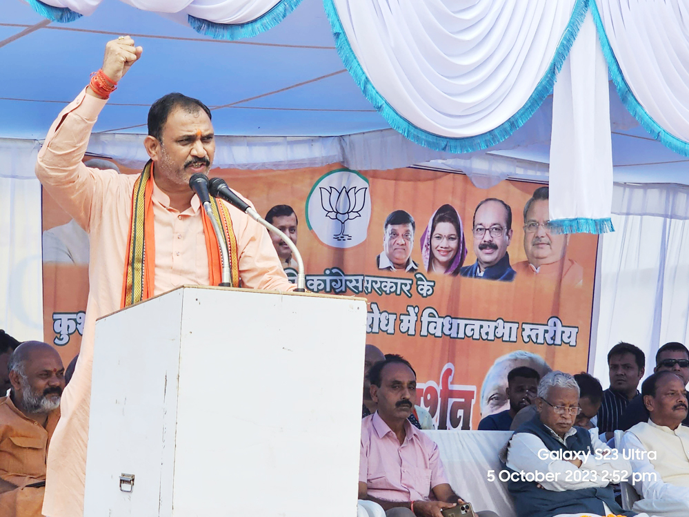 कांग्रेस विधायक को बदलने का मन बना चुकी है जनता - रघुवर दास