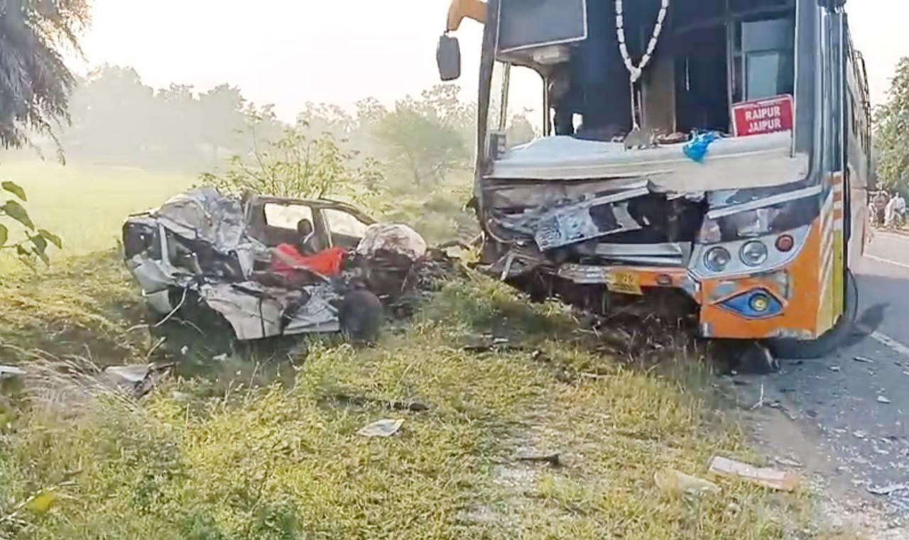 बस ने कार को मारी ठोकर, महाराष्ट्र के युवक की मौत
