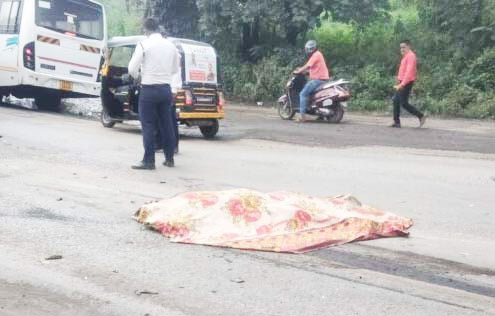 डंपर चालक ने बाइक सवार को कुचला, मौत डंपर चालक ने बाइक सवार को कुचला, मौत