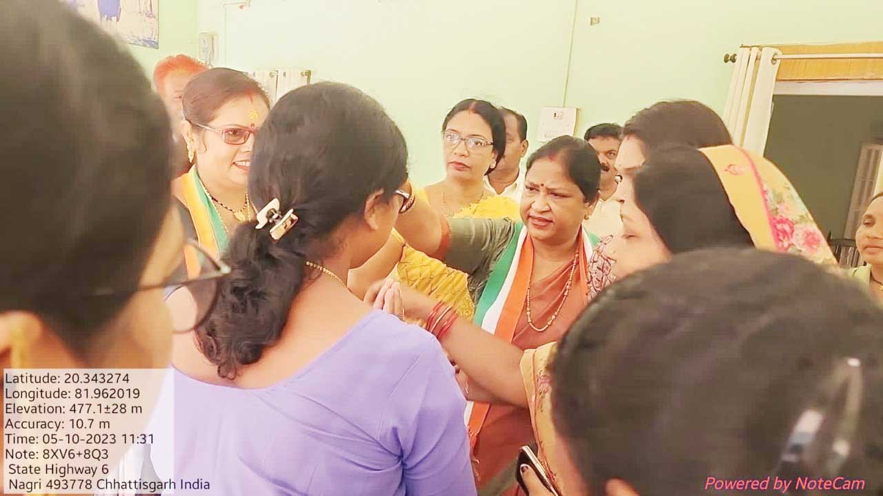 एआईसीसी आब्जर्वर ने मगरलोड महिला कांग्रेस की बैठक ली