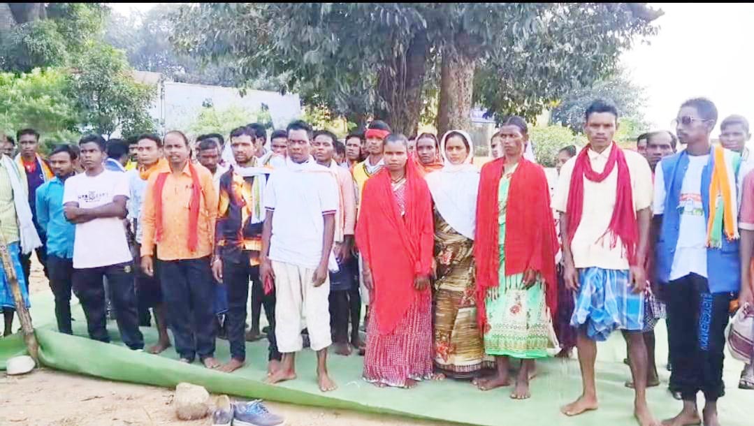 ग्रामीणों की शिकायत पर सामान्य सभा में आंगनबाड़ी कार्यकर्ता को हटाया