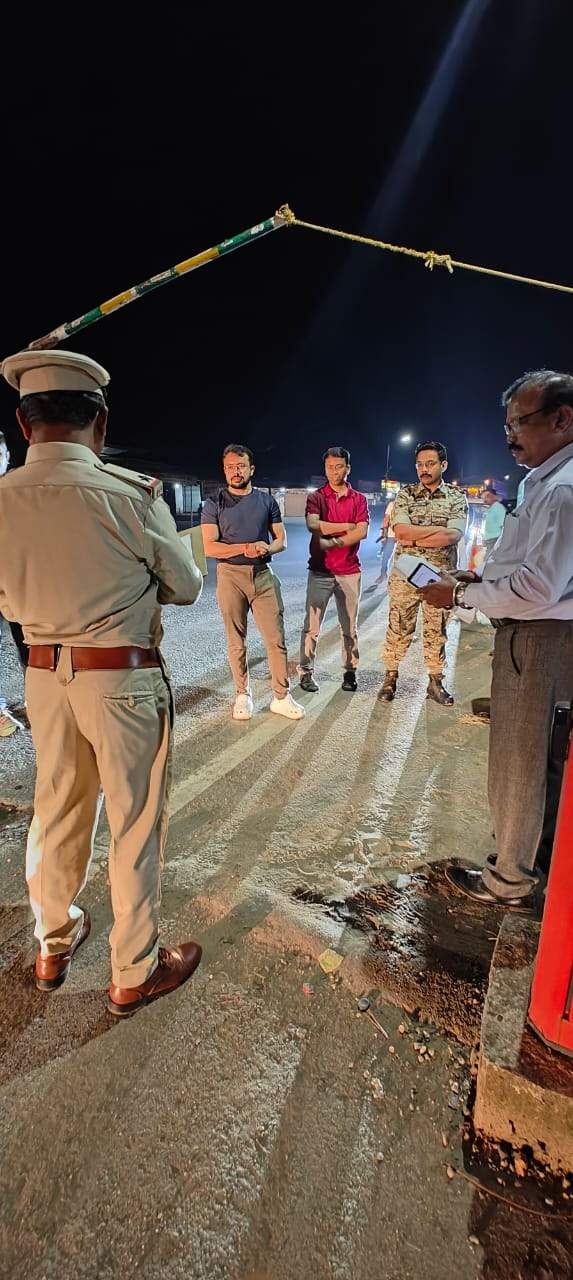 देर रात कलेक्टर-एसपी ने किया चेक पोस्टों का निरीक्षण