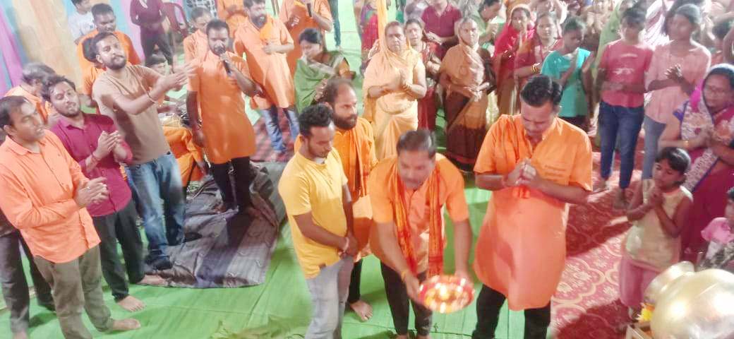 स्टेशन पारा में भागवत कथा जारी