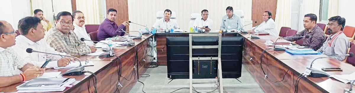 आदर्श आचार संहिता का कड़ाई से पालन करें-कलेक्टर