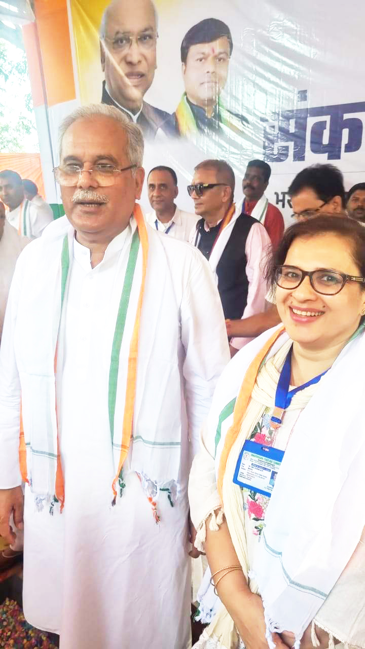 सीएम की मौजूदगी में डोंगरगांव संकल्प शिविर में रूबीना ने दी ओजस्वी भाषण सीएम की मौजूदगी में डोंगरगांव संकल्प शिविर में रूबीना ने दी ओजस्वी भाषण