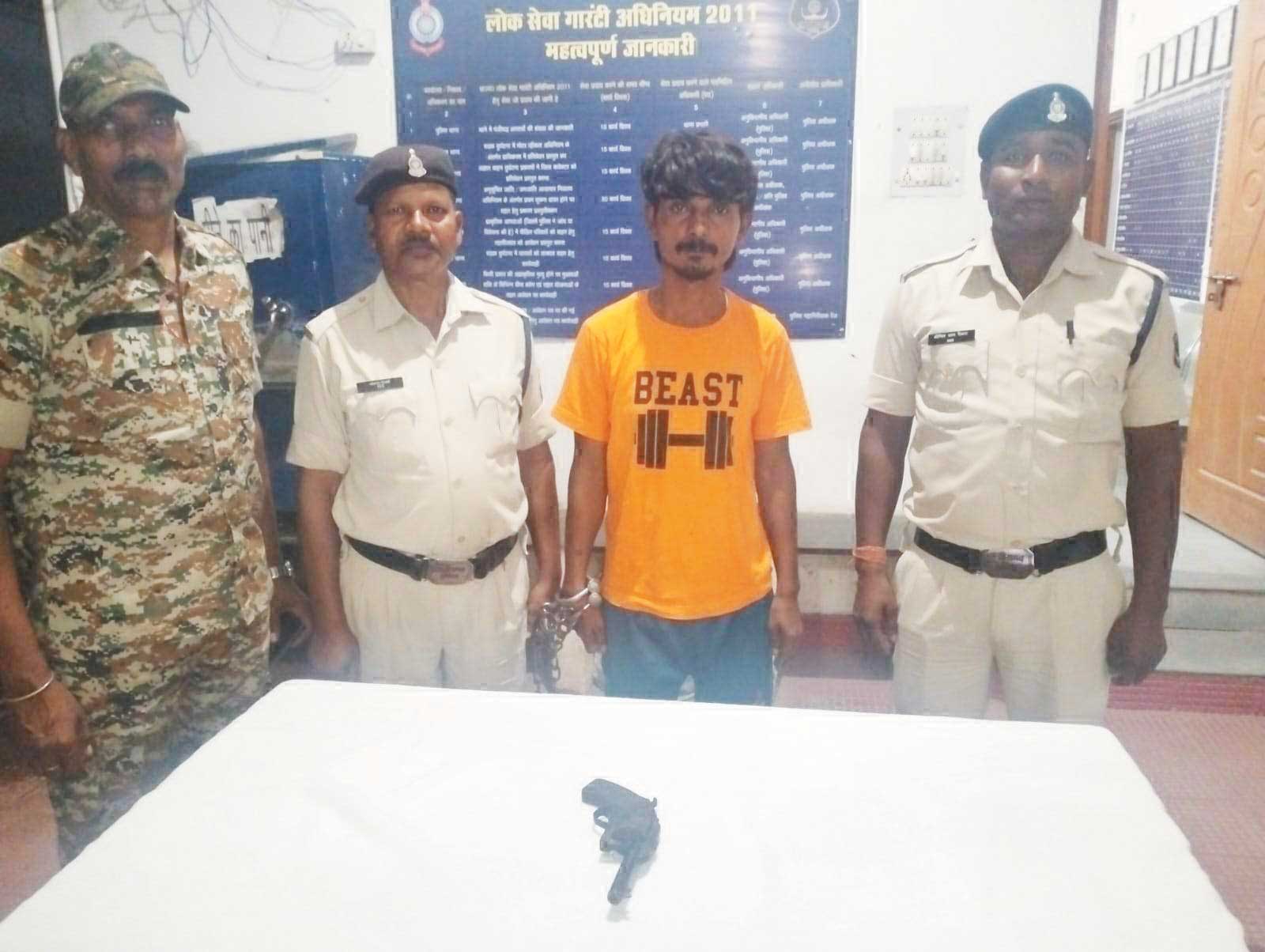 देशी कट्टा रखने वाला आरोपी गिरफ्तार