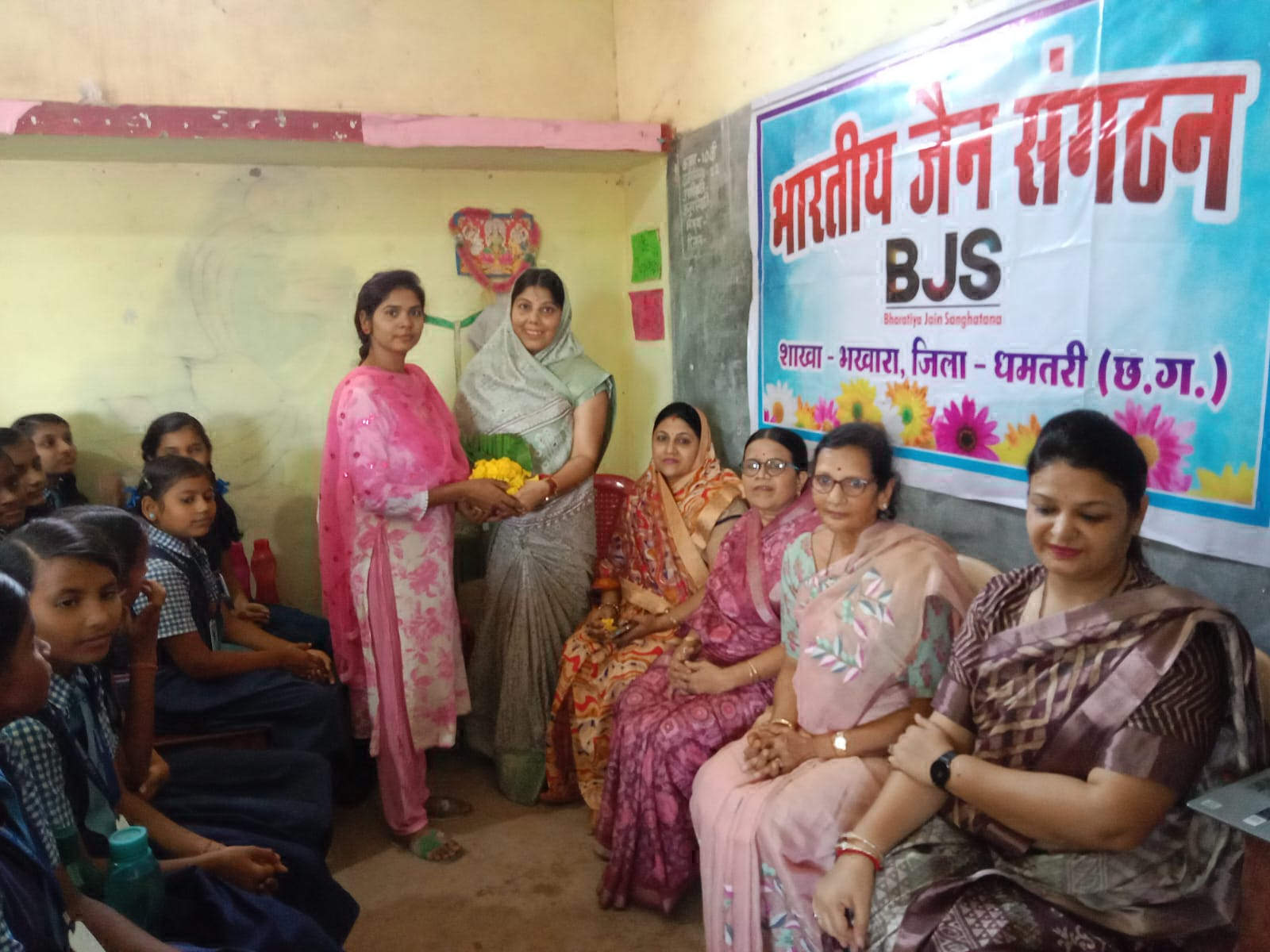 बीजेएस की ट्रेनिंग से 65 छात्राएं बनीं स्मार्ट गर्ल          