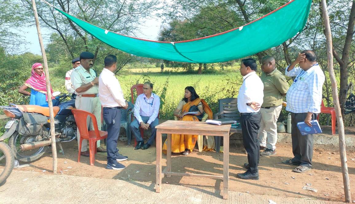 व्यय पे्रक्षक ललिता ने अंतरराज्यीय चेक पोस्ट का किया निरीक्षण व्यय पे्रक्षक ललिता ने अंतरराज्यीय चेक पोस्ट का किया निरीक्षण