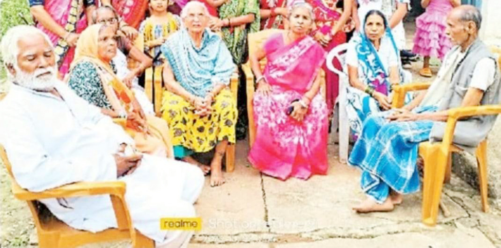 80 प्लस आयु वर्ग के बुजुर्ग और 40 फीसदी दिव्यांग घर से कर सकेंगे मतदान, निर्धारित तिथि में घरों में दस्तक देगी टीम 