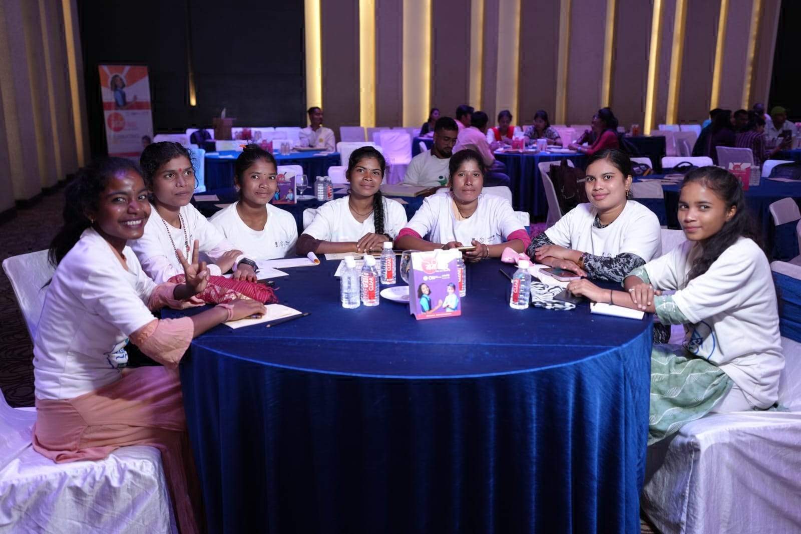 नोनी जोहार कार्यक्रम में युवोदय कोंडानार चैम्प्स के स्वयंसेवकों का सम्मान नोनी जोहार कार्यक्रम में युवोदय कोंडानार चैम्प्स के स्वयंसेवकों का सम्मान