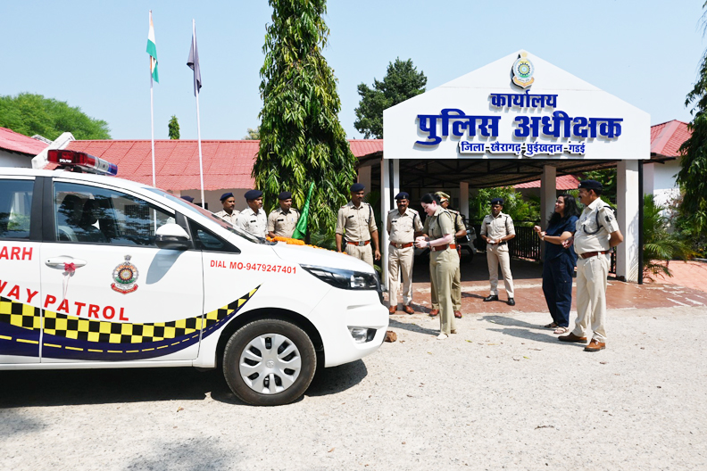 केसीजी जिले को मिला हाईवे पेट्रोलिंग वाहन केसीजी जिले को मिला हाईवे पेट्रोलिंग वाहन