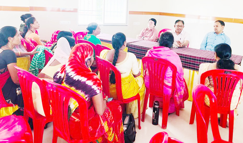 बीएमओ ने मितानिनों को बताए बीमारी से बचाव के तरीके