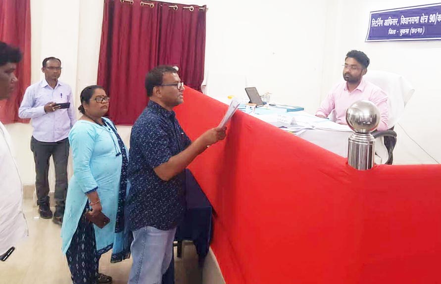 जनहित के मुद्दों को लेकर लड़ेंगे चुनाव - मनीष कुंजाम जनहित के मुद्दों को लेकर लड़ेंगे चुनाव - मनीष कुंजाम