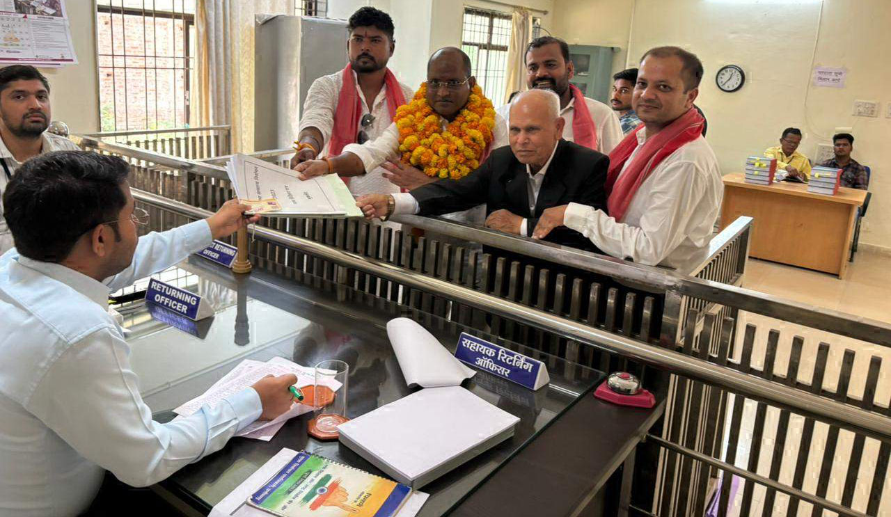 कांग्रेस नेता रवि ने निर्दलीय फार्म भरा