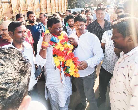 सामरी विस से विजय पैकरा प्रत्याशी, कांग्रेस कार्यकर्ताओं ने किया स्वागत