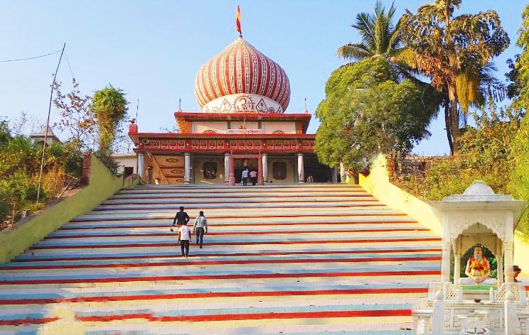 भक्तों के लिए आकर्षण का केन्द्र बना हुआ है प्राकृतिक सौंदर्य से परिपूर्ण सिंघोड़ा की रुद्रेश्वरी मंदिर भक्तों के लिए आकर्षण का केन्द्र बना हुआ है प्राकृतिक सौंदर्य से परिपूर्ण सिंघोड़ा की रुद्रेश्वरी मंदिर