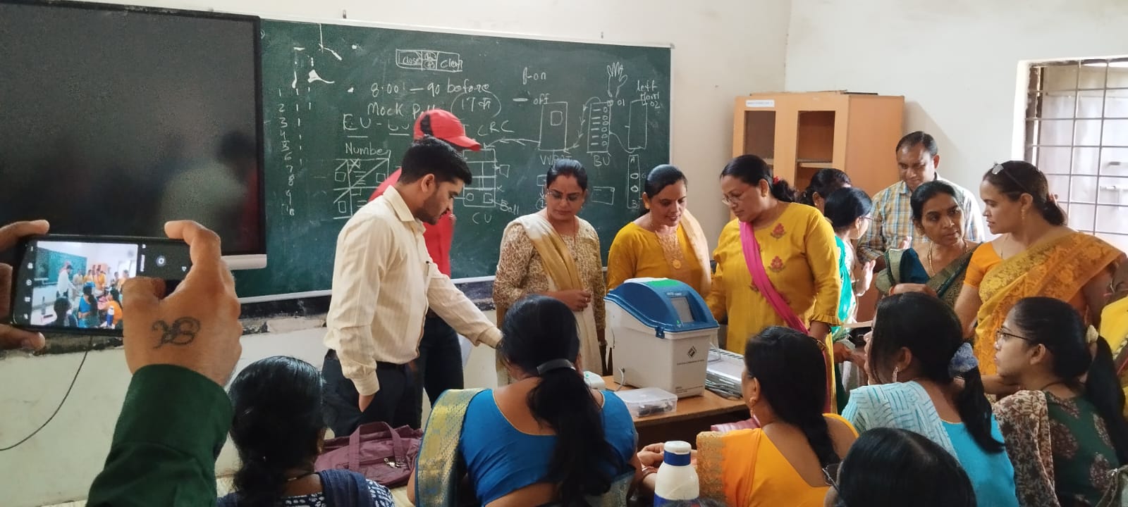 पीठासीन व मतदान दल अफसरों को प्रशिक्षण