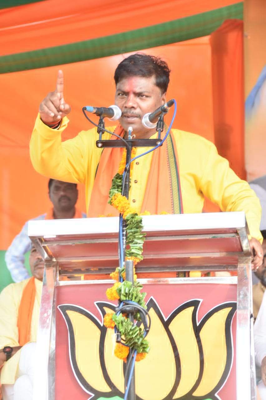 70 बरस से मात्र कांग्रेस ने वादा ही किया और बीजेपी ने विकास - मनसुख मांडविया 70 बरस से मात्र कांग्रेस ने वादा ही किया और बीजेपी ने विकास - मनसुख मांडविया