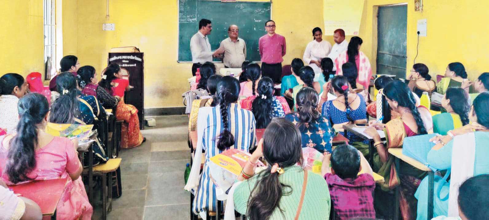 संगवारी एवं दिव्यांग मतदान दलों का प्रशिक्षण