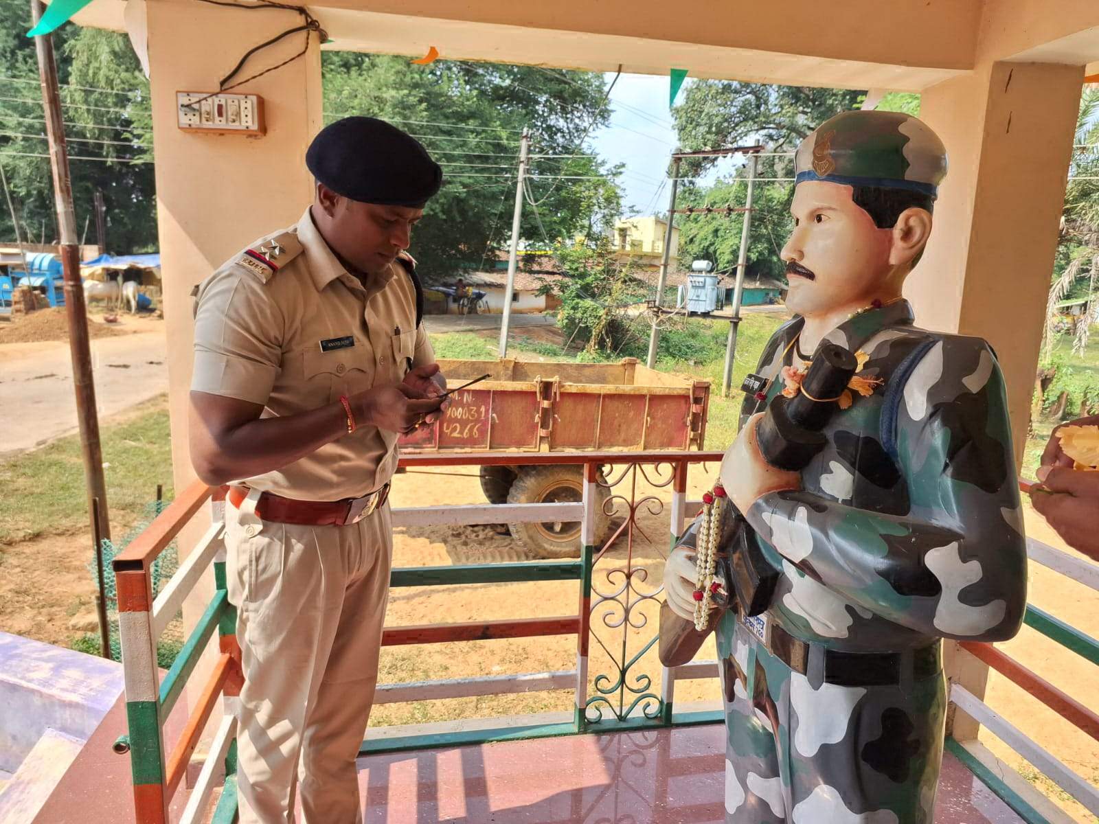 शहीदों को याद कर दी श्रद्धांजलि 