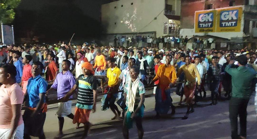 बस्तर दशहरा : बाहर रैनी रस्म के साथ विशालकाय रथ की परिक्रमा का समापन